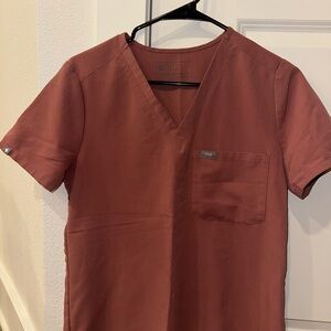 Figs Women’s Short Sleeve V-Neck Top and High Waisted Joggers
